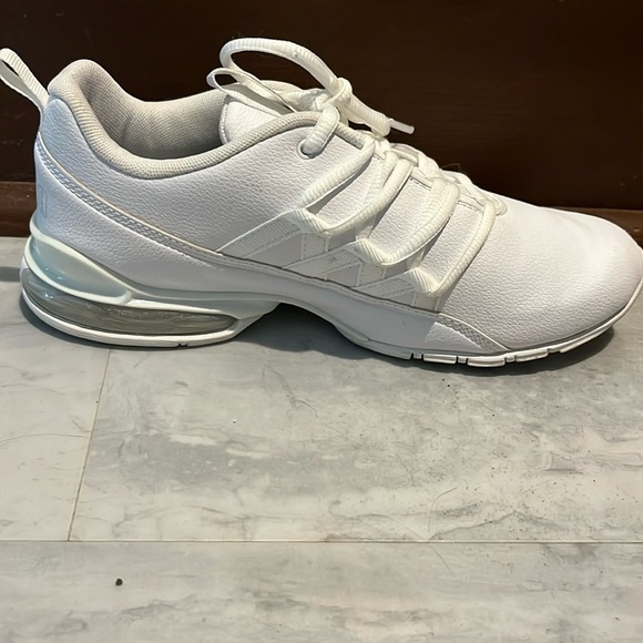 Puma  NWOT  Soft foot + optimal comfort walk/ run everyday Shoes  White Size 6.5 - Picture 6 of 10
